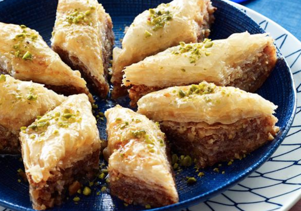 bake baklava
