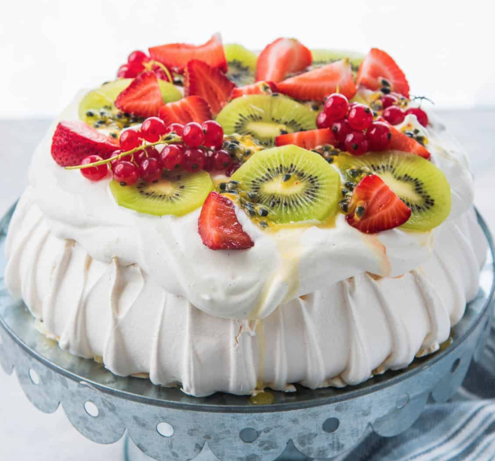 Bake Pavlova
