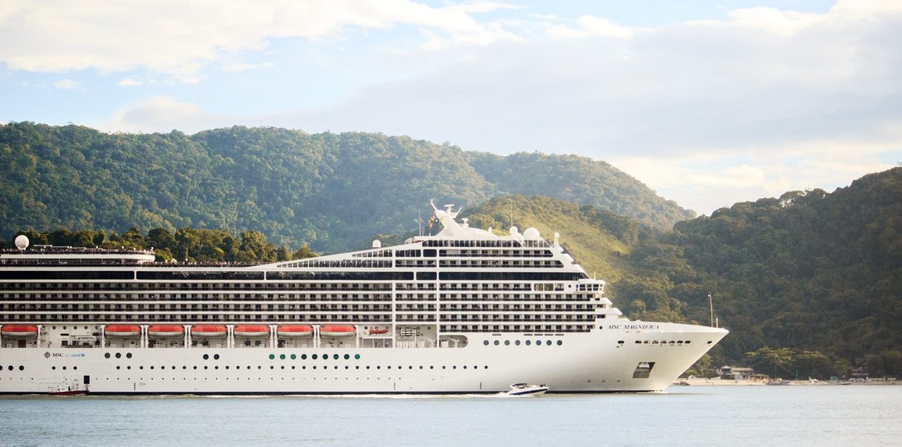 Cruise Ship, tropical islands